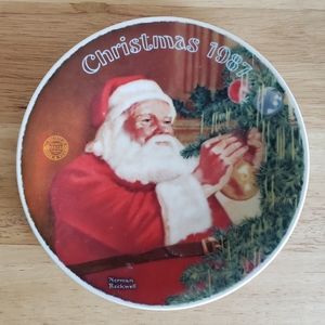 Norman Rockwell Santa's Golden Gift Holiday Plate